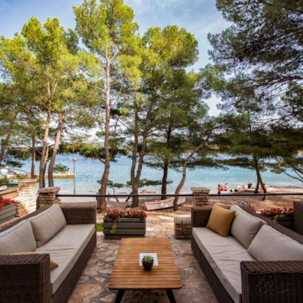 Hvar – elegantný ostrov s vôňou leta 🌿