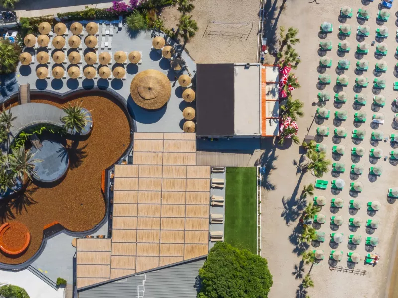 VERY CHIC HOTEL