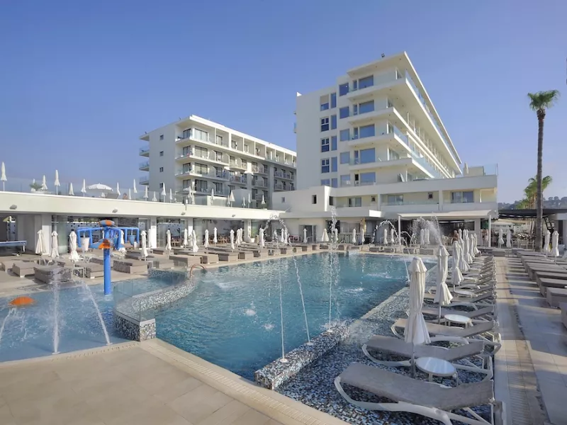 Hotel Nelia Beach Hotel & Spa