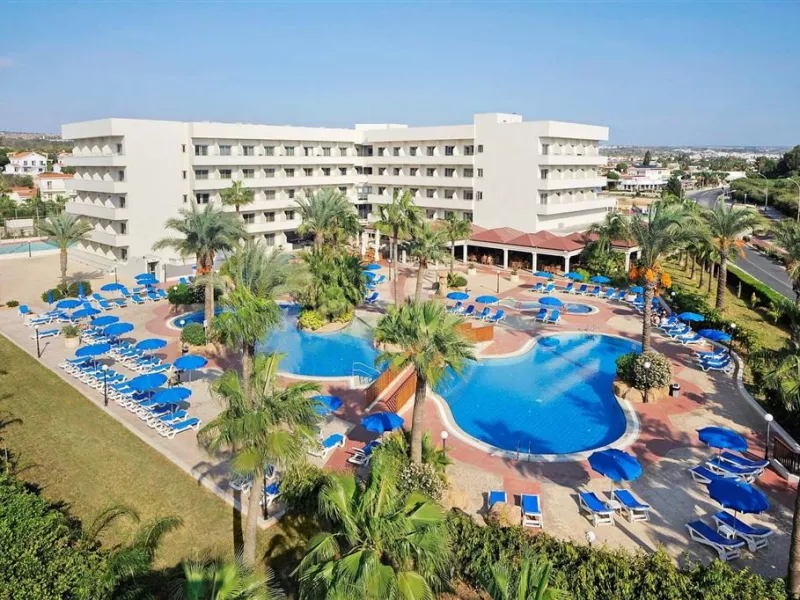 Nissiana Hotel & Bungalows