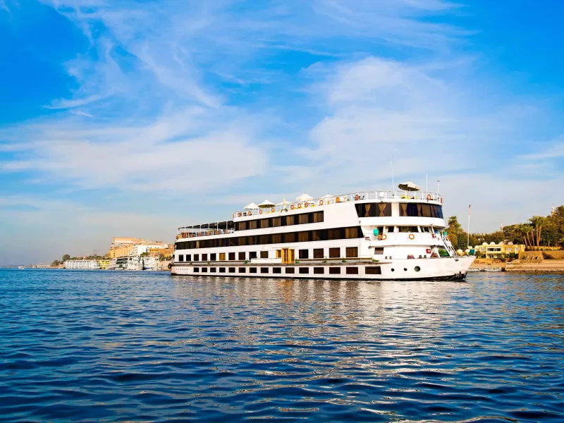 Plavba po Níle, pamiatky a more