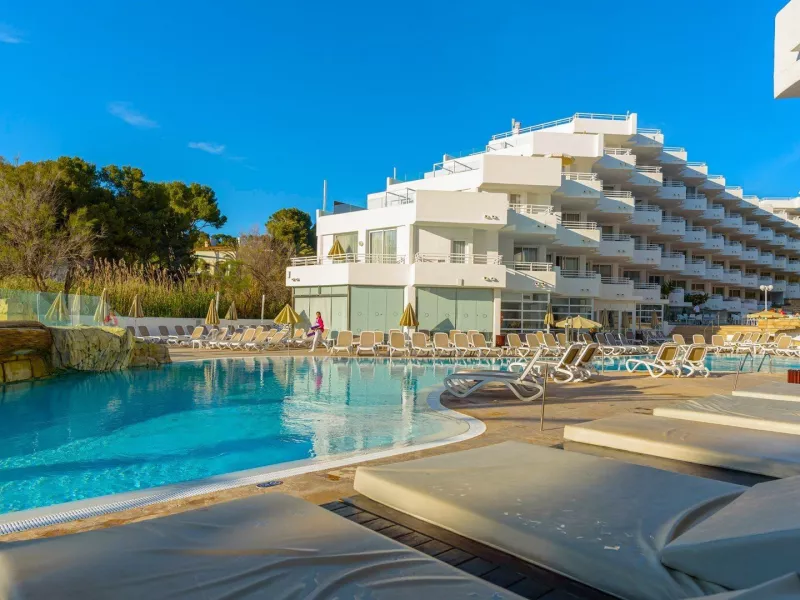 Fergus Style Cala Blanca Suites