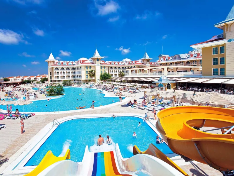 Side Star Resort