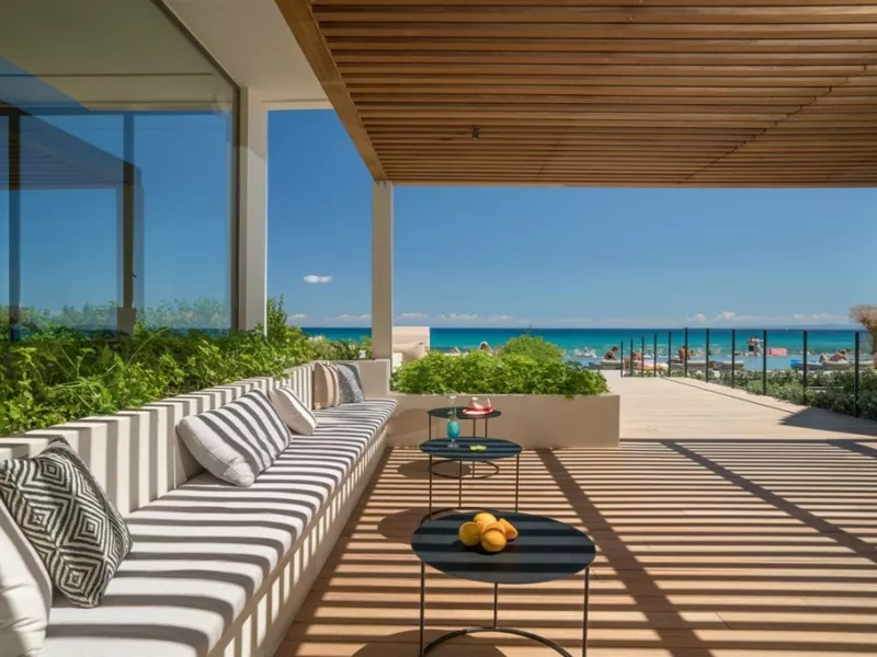 Caravel Suites