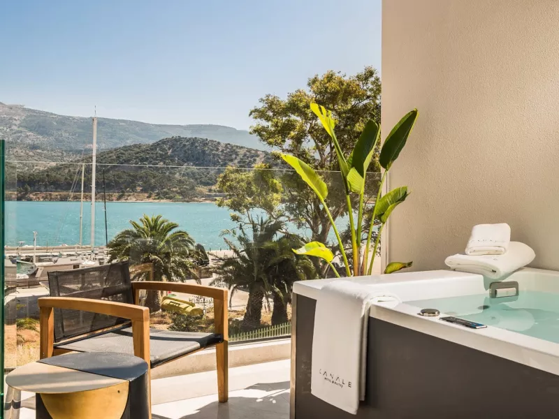 Canale Hotel & Suites