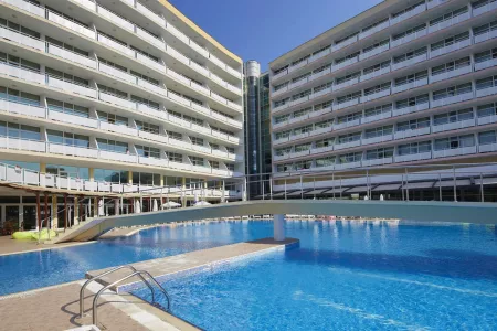 Grand Hotel Nirvana