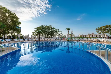 Zenith (ex.Marlin Beach)