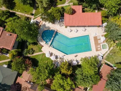 Petrino ECO Village