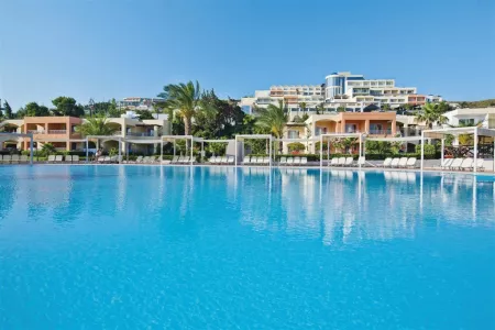 Kipriotis Maris Suites