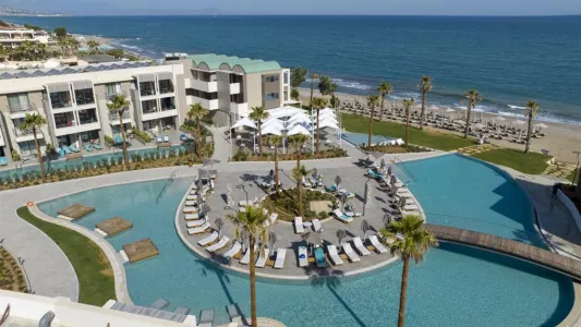 Amira Luxory Resort