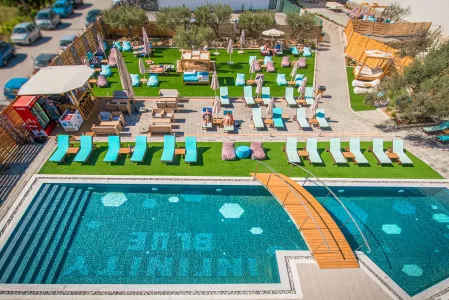 Enorme Infinity Beach