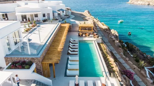 Super Paradise Suites