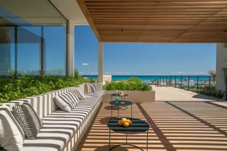 Caravel Suites
