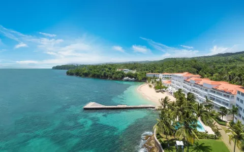 Hotel Couples Tower Isle