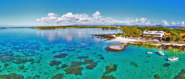 Hotel Le Peninsula Bay Beach Resort & Spa