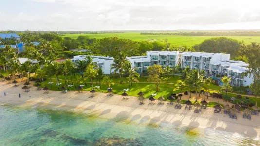 Victoria Beachcomber Resort & Spa