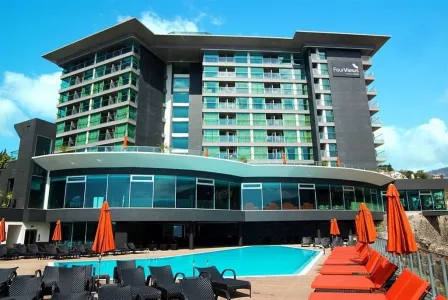 Hotel The Views Baia