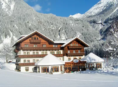Alpenhotel Badmeister se skipasom