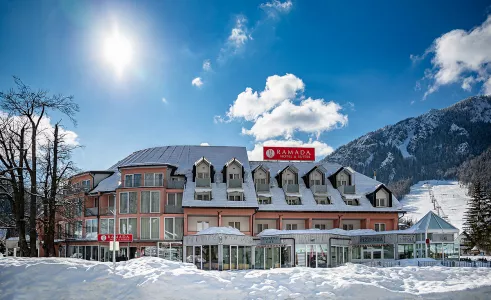 Ramada Hotel & Suites (ex Prisank)