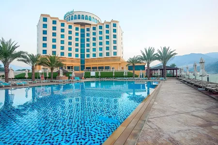 Oceanic Khorfakkan Resort & Spa