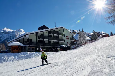 Hotel Alaska