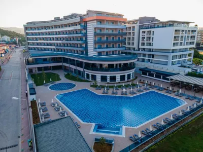 Hotel Lonicera Premium