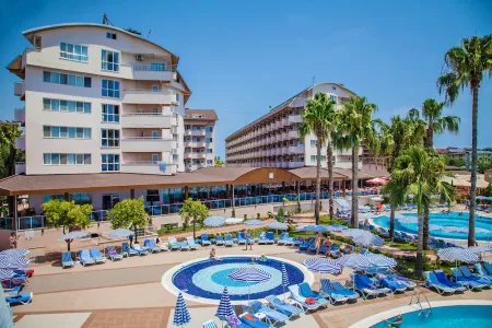 Hotel Lonicera World
