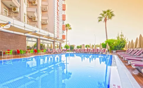 Hotel Monart City