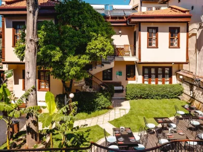 Mediterra Art Hotel