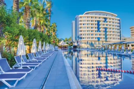 Porto Bello Hotel Resort