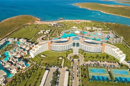 Aquasis De Luxe Resort & Spa
