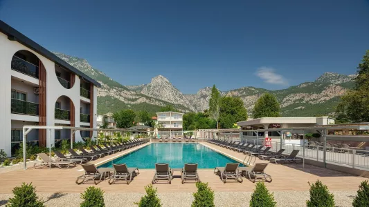 Hotel Monk Resort