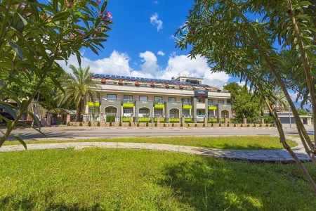 Rich Melissa Hotel