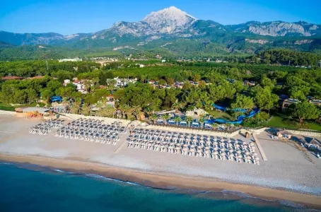 Pirates Beach Club