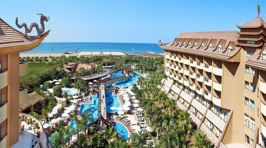 ROYAL DRAGON HOTEL