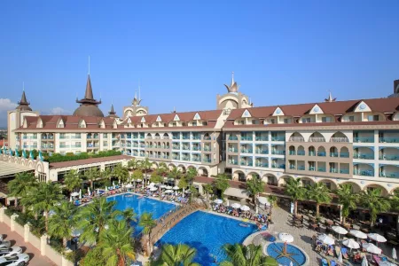 Side Crown Palace