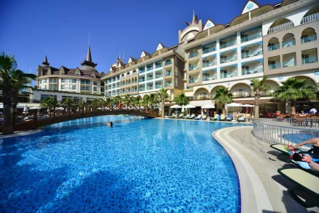 Well Palace Side Hotel