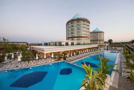 Hotel Dream World Aqua