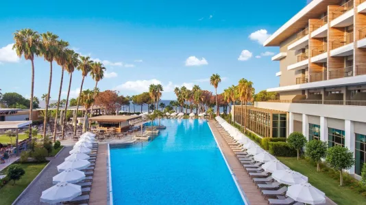 Acanthus & Cennet Barut Collection