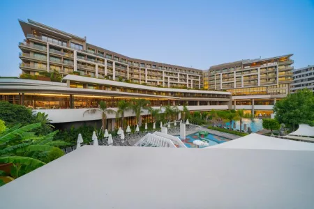 The Sense De Luxe Hotel