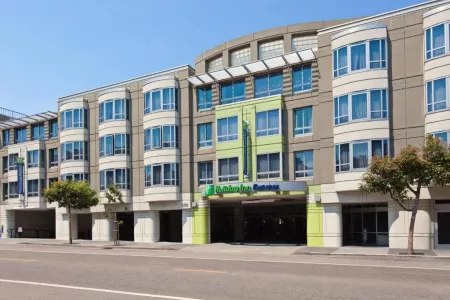 Holiday Inn Express Fisherman’s Wharf