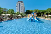 Henry Resort & Spa