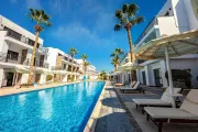 La Rosa Waves Resort