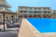 Angela Beach Family Deluxe