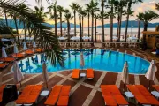 Elegance Hotel