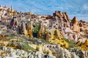 Kapadócia – jedinečný svet balónov a údolí