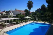 Anita Kemer Noch Hotel +12