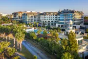 Commodore Elite Suites & SPA