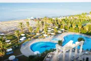 Hotel Cesars Side